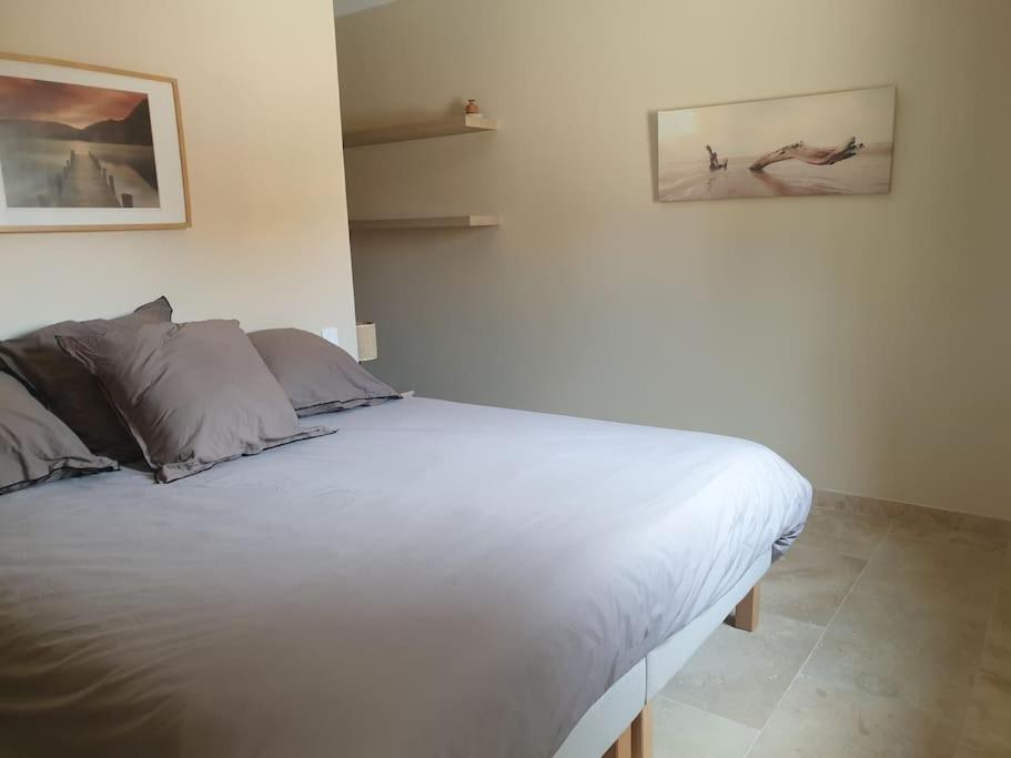 Location Independante Au Coeur Des Alpilles Pour 2 Personnes Avec Jacuzzi Aureille Exterior foto