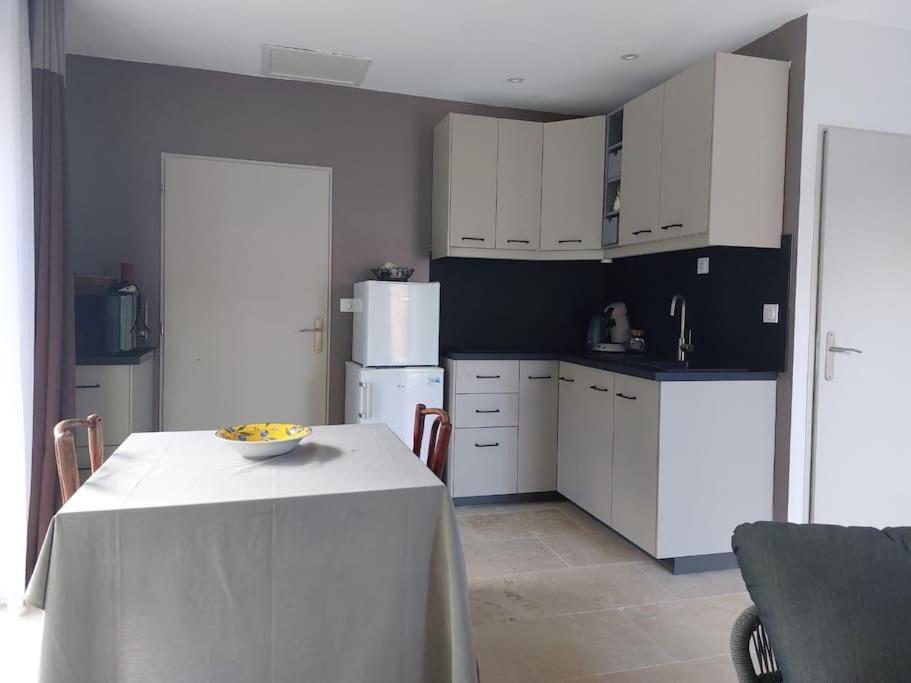Location Independante Au Coeur Des Alpilles Pour 2 Personnes Avec Jacuzzi Aureille Exterior foto